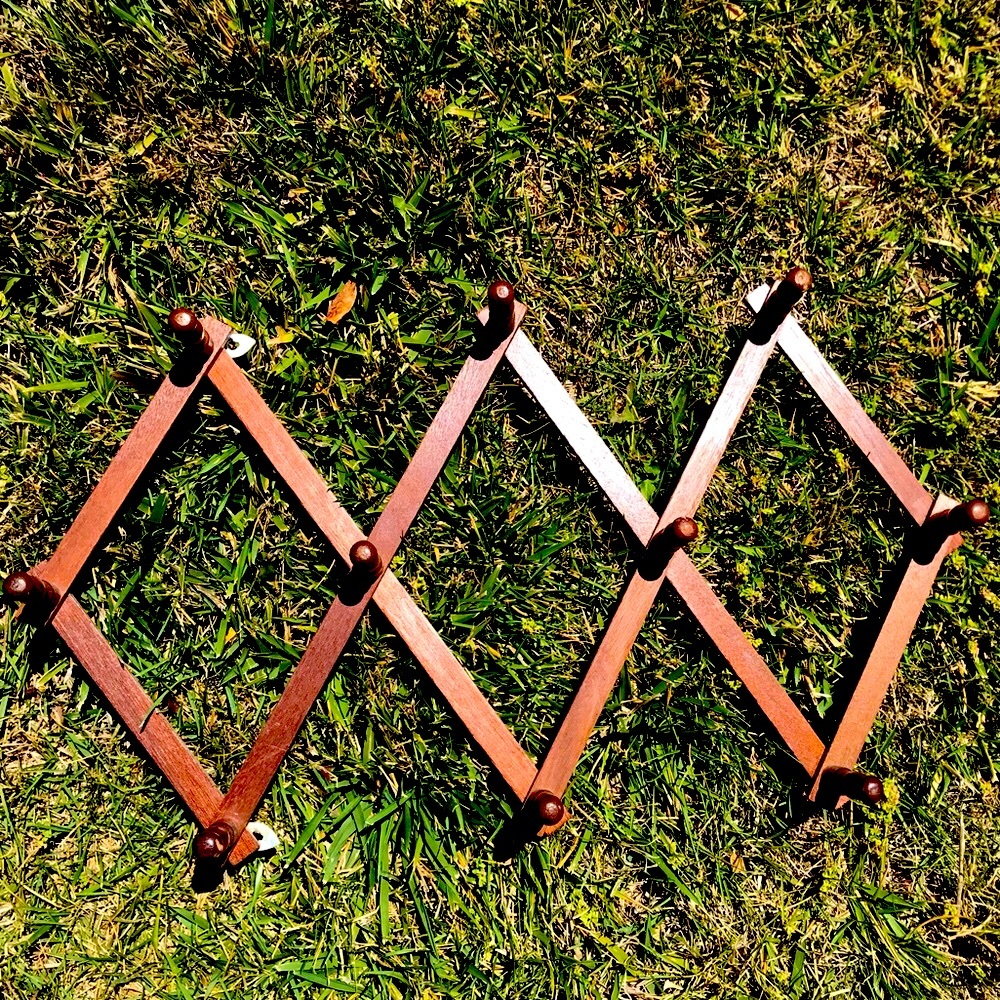 Accordion wall hooks/hanger